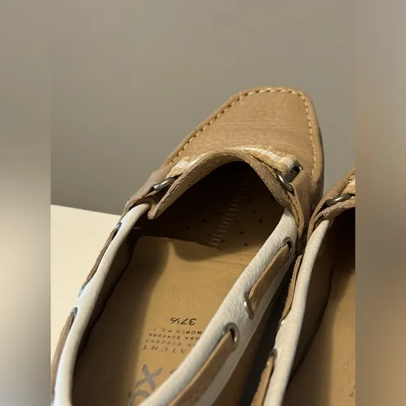Geox Respira size 37.5 Beige Glove Leather Driving Mocs Loafers Shoes us size 7