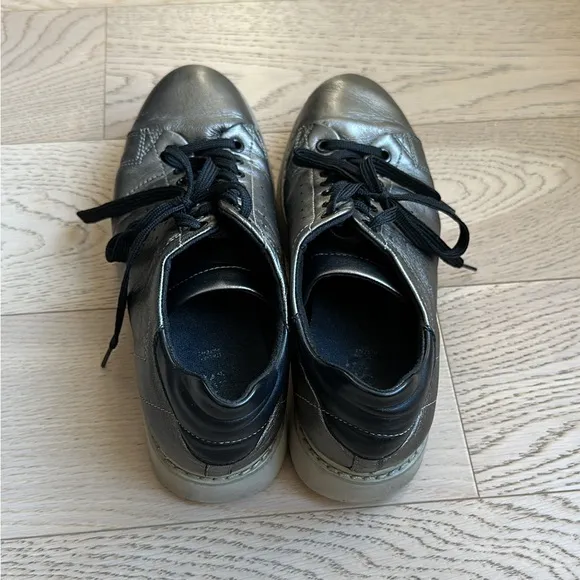 Geox sneakers, size 8.