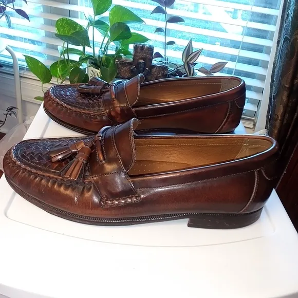 G.H. Bass &amp; Co. Men's 9.5 Brown Loafers T237 Woven Tassel Career Office GUC