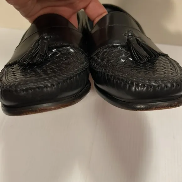 G.H. Bass and Co Black Loafers with Tassels FK8454 size 12M- great condition