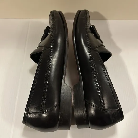 G.H. Bass and Co Black Loafers with Tassels FK8454 size 12M- great condition