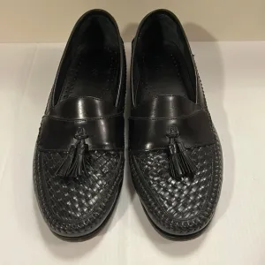 G.H. Bass and Co Black Loafers with Tassels FK8454 size 12M- great condition