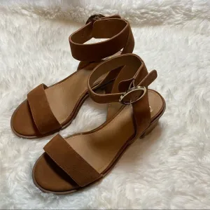 Gianni Bini Block Heel Sandals Ankle Strap in Brown Size 6.5