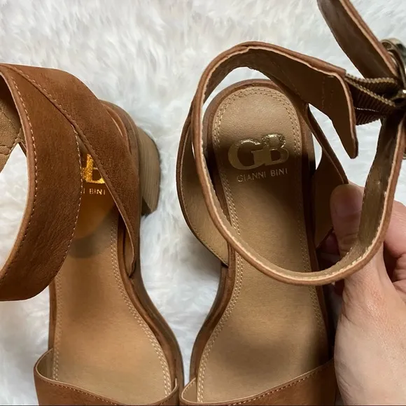 Gianni Bini Block Heel Sandals Ankle Strap in Brown Size 6.5