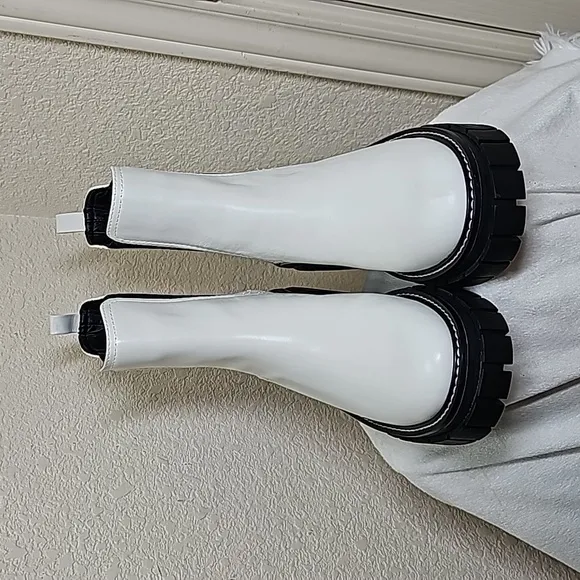 Gianni Bini Chelsea White Slip-on Boots
