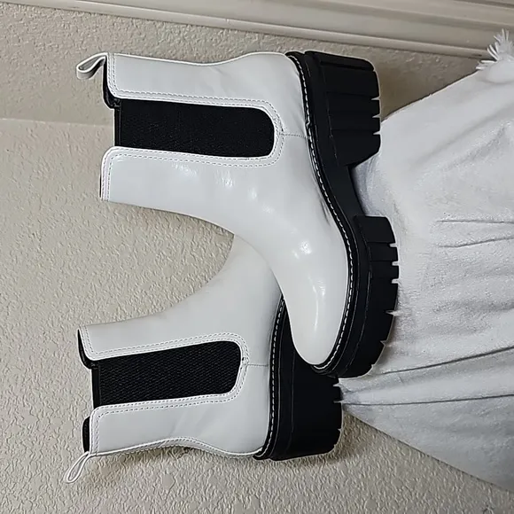 Gianni Bini Chelsea White Slip-on Boots