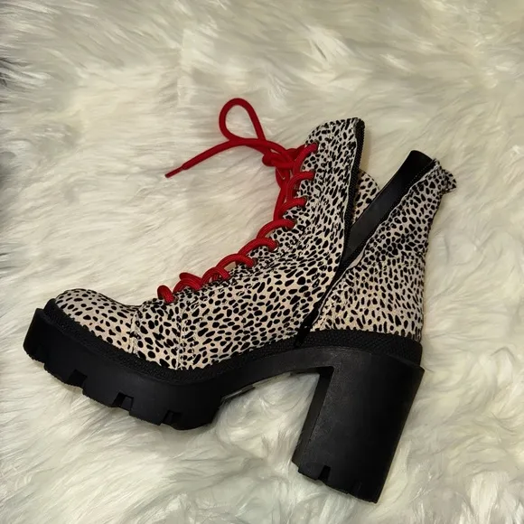 Gianni Bini Ryedderr Cheetah Print Heeled Lug Sole Combat Boots- NWOB