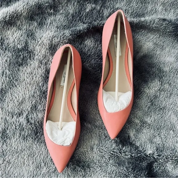 Giorgio Armani Asymmetrical Slip-On Leather Pointed Toe Ballet Flat Shoe Pink 36
