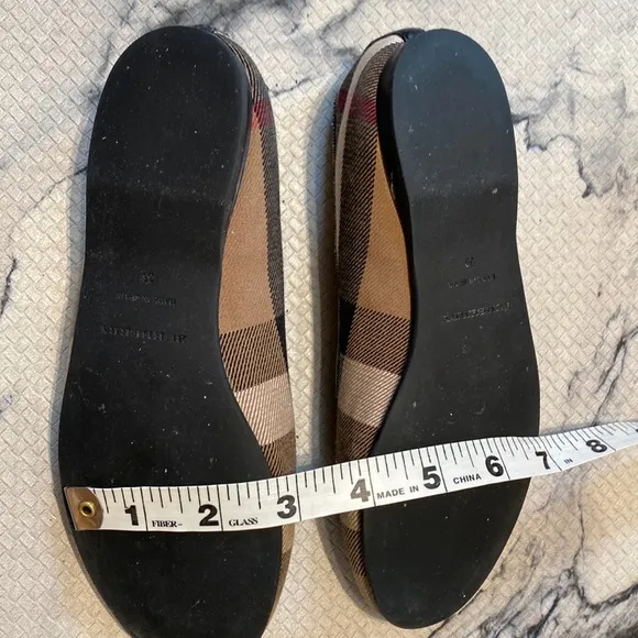 Girls Burberry Nova Check Canvas &amp; Leather Flats EUC! 33 🇬🇧, size 3 🇺🇸