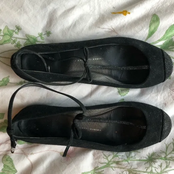 Giuseppe Zanotti T- Strap Crystal Flats, Black