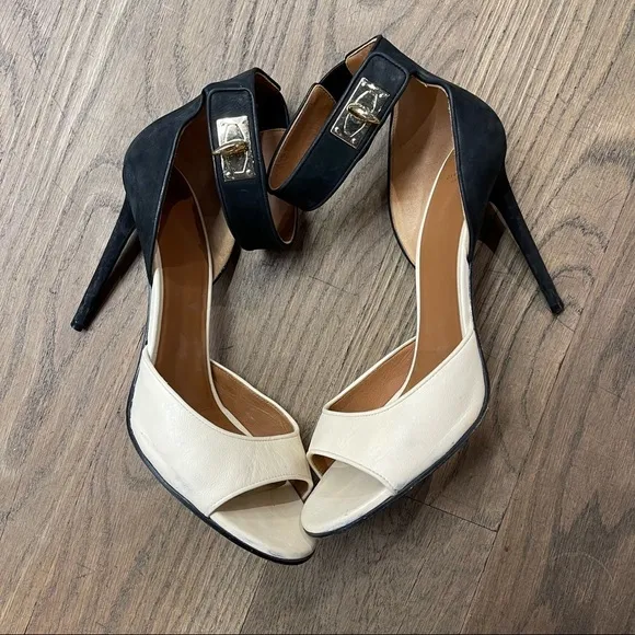Givenchy Sandals 41