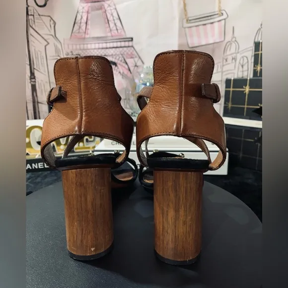 Good U.C.🎀Louis Vuitton sandals.