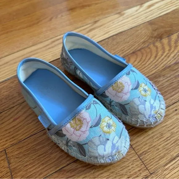 Gucci Blue and White Espadrilles Floral Slip-On