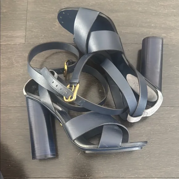 Gucci Blue Sandals with Cross-Strap Design