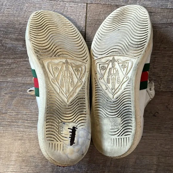 Gucci low top sneakers