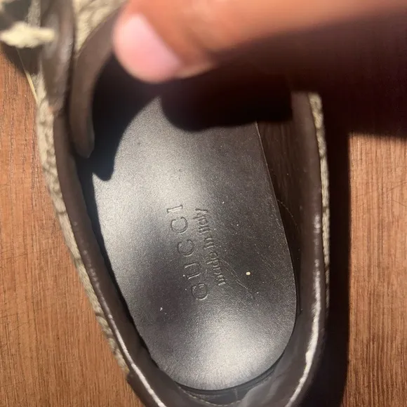 Gucci low top sneakers