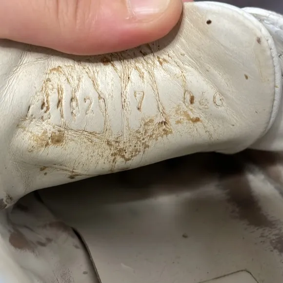 Gucci low top sneakers