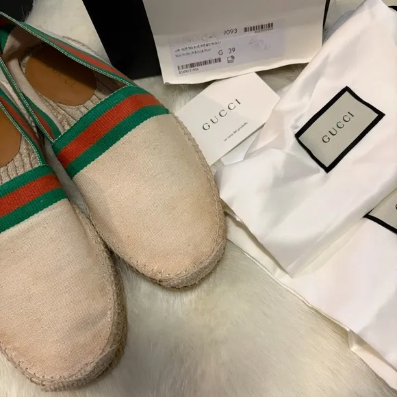 Gucci Men's Beige Espadrilles with Green and Red Accents