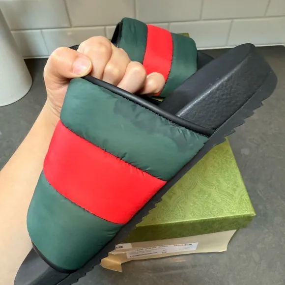 Gucci Nylon Puffer Sandals size 40 Women’s 9-10
