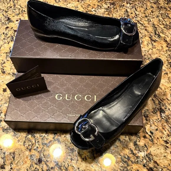 Gucci Salandia Black Patent Leather PeepToe Flat - EU Size 38