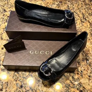 Gucci Salandia Black Patent Leather PeepToe Flat - EU Size 38
