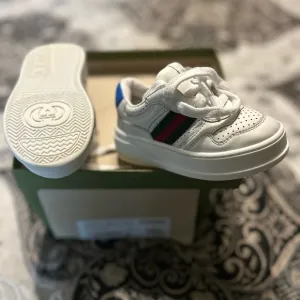 Gucci White and Red Sneakers Low-Top Design