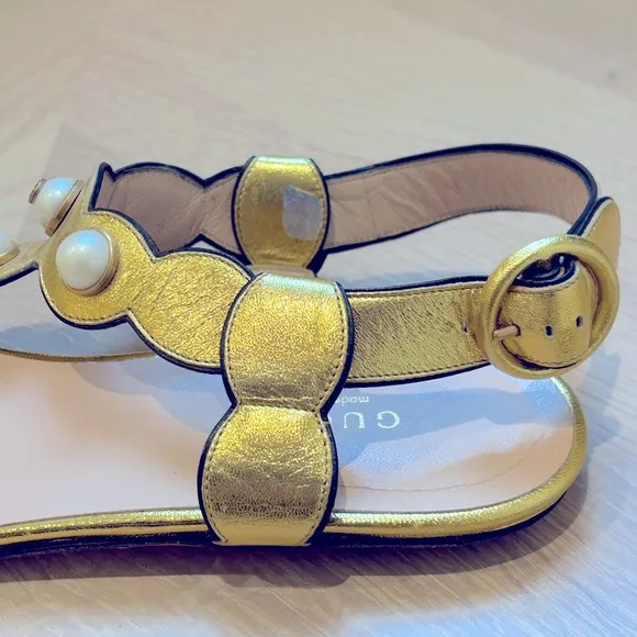 Gucci Willow T-Strap Sandals
