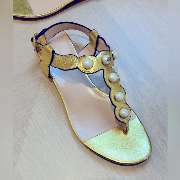 Gucci Willow T-Strap Sandals