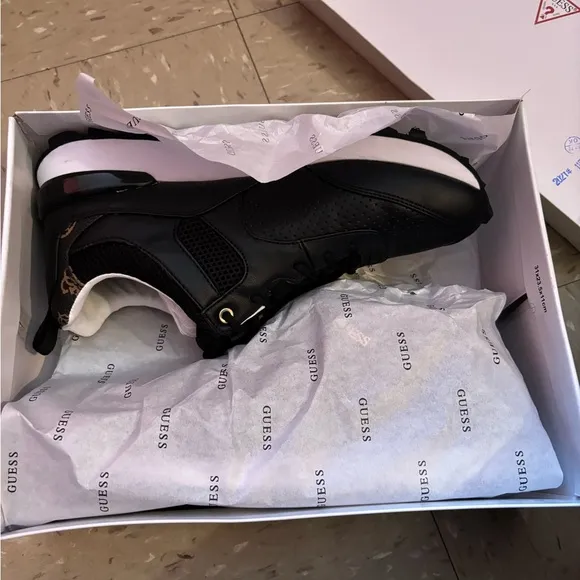 Guess Black Selvie Low Top Sneakers