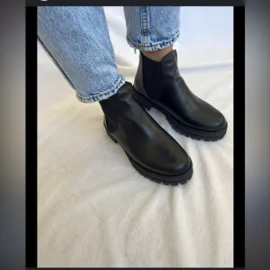 H&amp;M soft leather chelsea boots