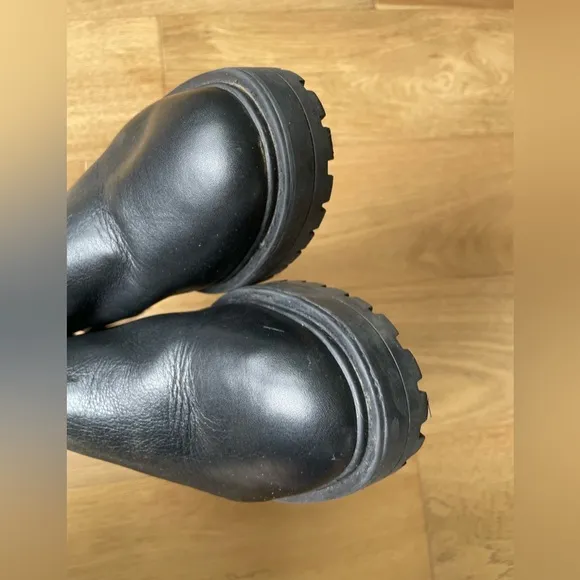 H&amp;M soft leather chelsea boots