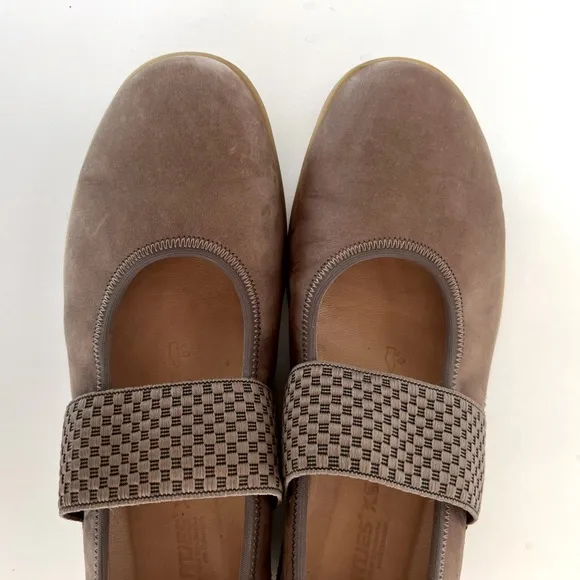 Hartjes Nubuck Ballerina Flats (UK6/US8)