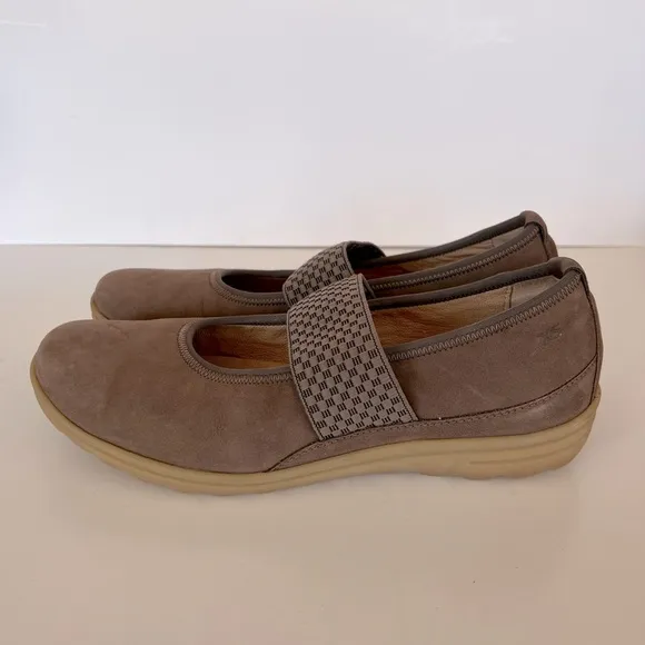 Hartjes Nubuck Ballerina Flats (UK6/US8)