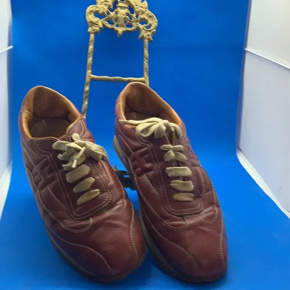 Hermès Quicker Low Top Sneakers burgundy
