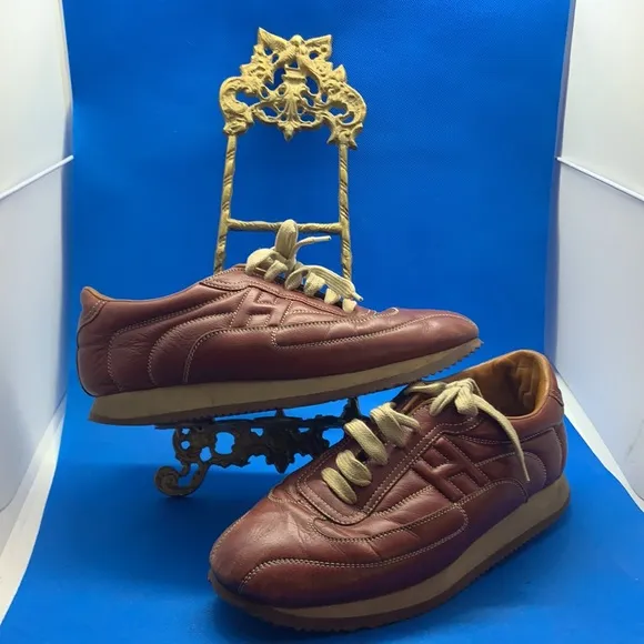 Hermès Quicker Low Top Sneakers burgundy