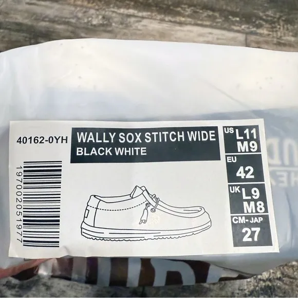 Hey Dude Wally Sox Stitch Wide Lace Up Loafers Shoes Mens 9EE Black White NWT