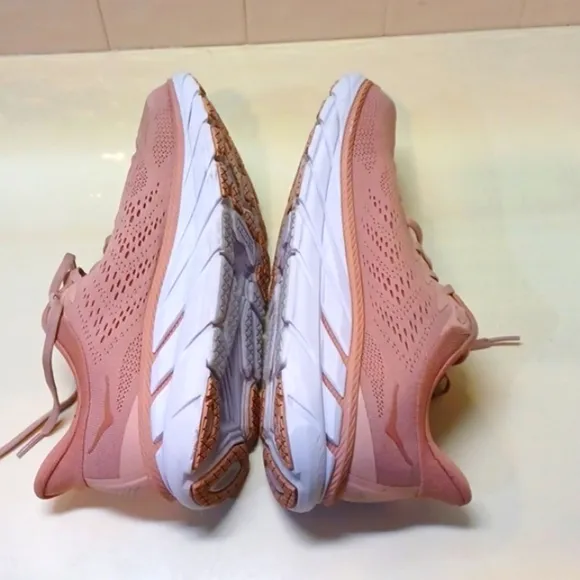 Hoka One Woman's Misty Rose Running Sneakers sz 9.5 M