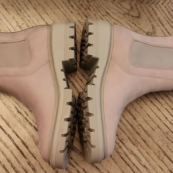 HOST pick Taupe Chelsea Timberland Boots size 7 NWT