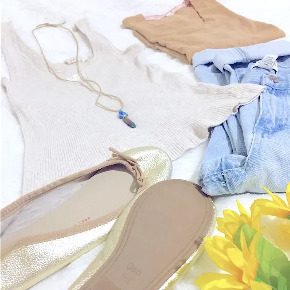 HP✨»-»3pc Casual Bundle«-« VNeck Pullover LongSleeves Muscle Shirt  Ballet Flats