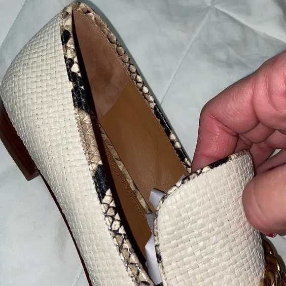 HTF RARE Like new Tory Burch Benton charm loafers