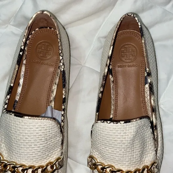 HTF RARE Like new Tory Burch Benton charm loafers