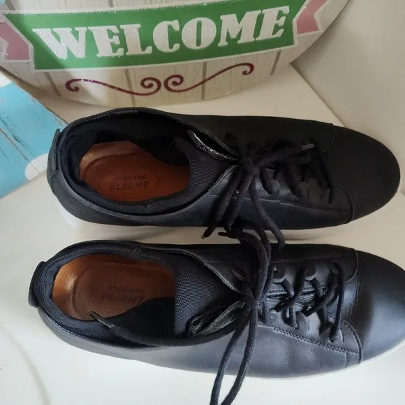 Hubbard “Flight” Black Leather Low Top Dress Sneakers/Inner Sock, 🖤/🤍, 8.5
