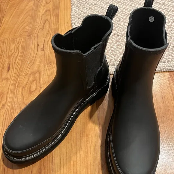 Hunter Refined Chelsea ankle rain boots
