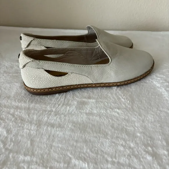 Hush Puppies Sebeka Piper Flats size 9 Wide, off white color