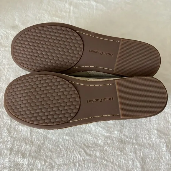 Hush Puppies Sebeka Piper Flats size 9 Wide, off white color