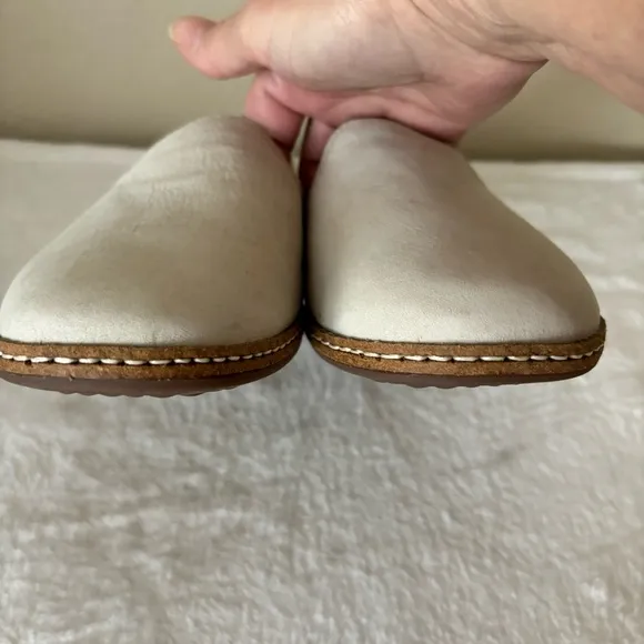 Hush Puppies Sebeka Piper Flats size 9 Wide, off white color