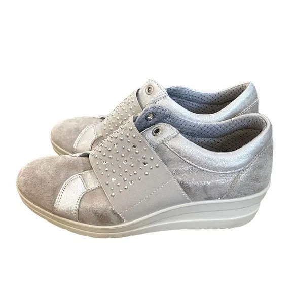 IMAC Italian Studded Women’s Flat Platform Metallic Leather sz 37