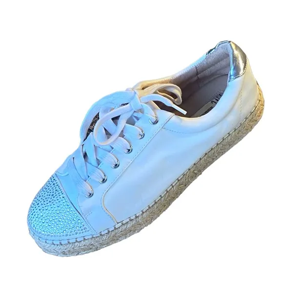 INC International Concepts White Sneaker with Rhinestones Size 8.5.