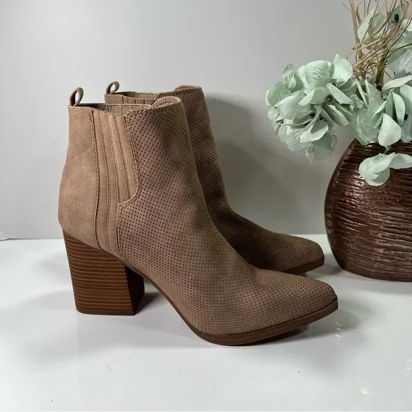 Indigo Rd. Women’s Perforated Boots sz 10 NEW # F225