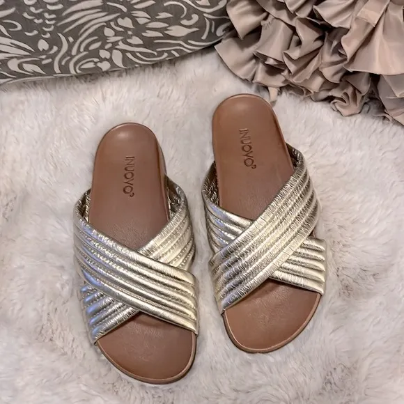 INUOVO Quilted Metallic Leather Gold Criss Cross Slide Slip On Sandals Sz 38 (7)